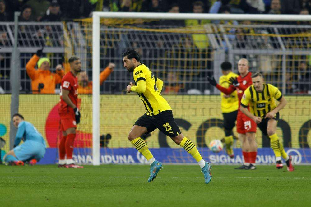 Bundesliga: il Dortmund batte 2-1 il Lipsia e va in vetta