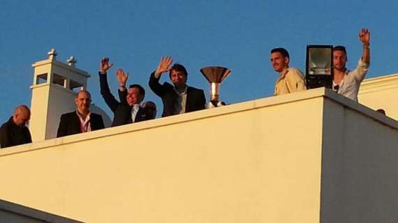 LIVE CORATO - Conte, Marchisio e Bonucci fuggono dalla festa: "Via per la scarsa organizzazione". Ecco cosa è successo. Il mister: "Parole Agnelli? Voglio prima sentirle" (FOTO)
