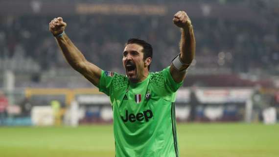 Il Borussia M'Gladbach ringrazia Buffon: "Leggenda con stile"