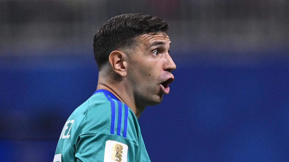 Juventus, il Dibu Martinez resta nel mirino: si accende il mercato dei portieri