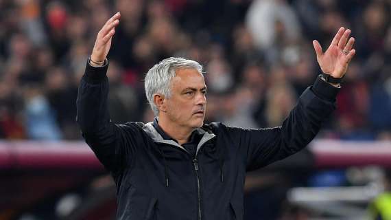 Mourinho in conferenza stampa: "Non parlo degli arbitri"