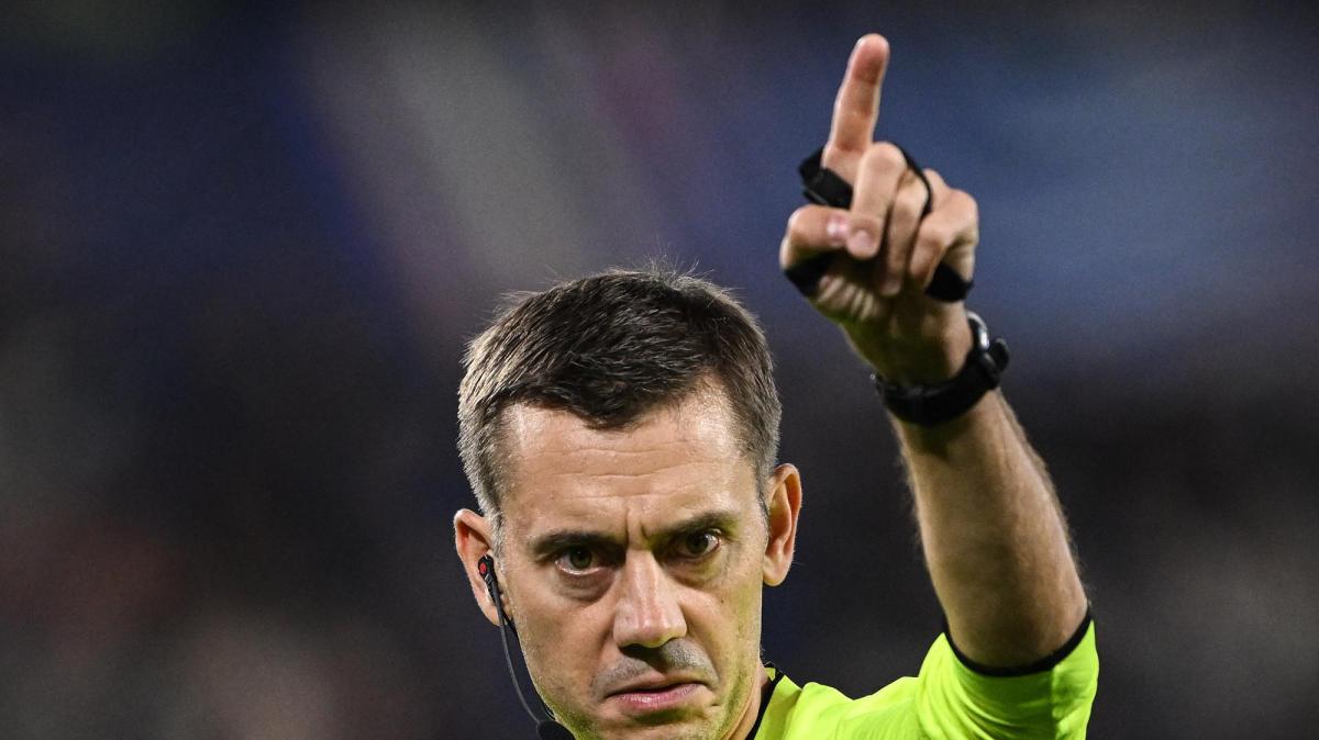 Bosnia-Italia, l'arbitro sarà Turpin: ecco la squadra arbitrale del match 