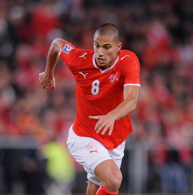 Pierluigi Pardo: "Alla fine Inler andrà alla Juve. Trezeguet e Amauri sono i nomi per la riserva di Cavani"