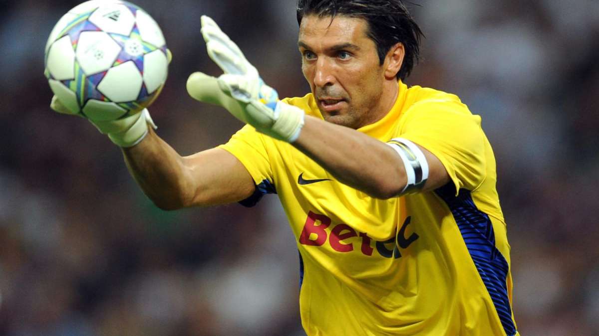 BUFFON a La Gazzetta: "Questa Juve torna a farmi sognare. Il Milan ci dirà chi siamo. Champions? No limits. Barzagli da Nazionale. Vi presento i nuovi acquisti..." 