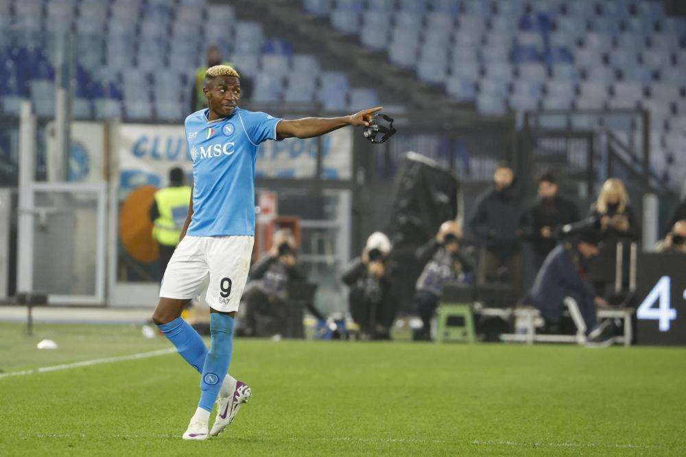 Osimhen sta meglio e torna ad allenarsi in gruppo