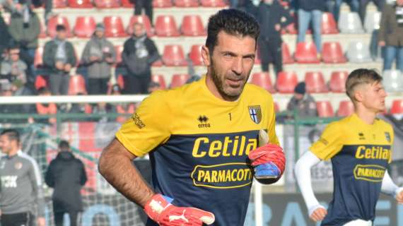 Buffon, che papera contro il Perugia