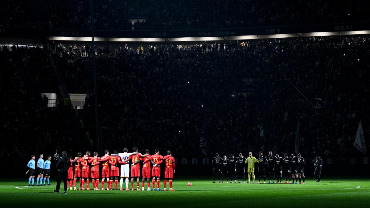 Danilo su Instagram: “Quando sei alla Juve lo sei per sempre”