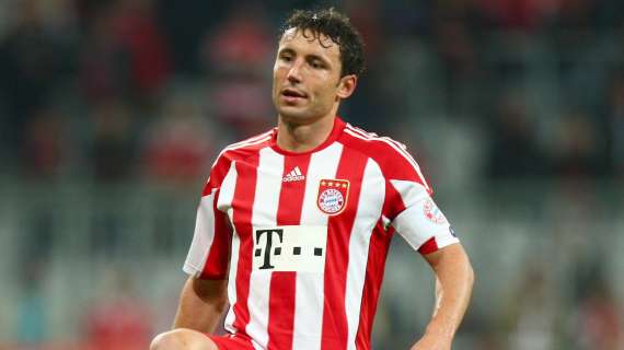 Milan, ufficiale l'ingaggio di Van Bommel