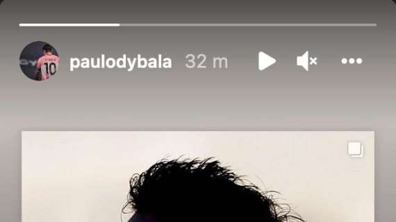 FOTO - Dybala, gli auguri a Del Piero. Con l'iconica linguaccia