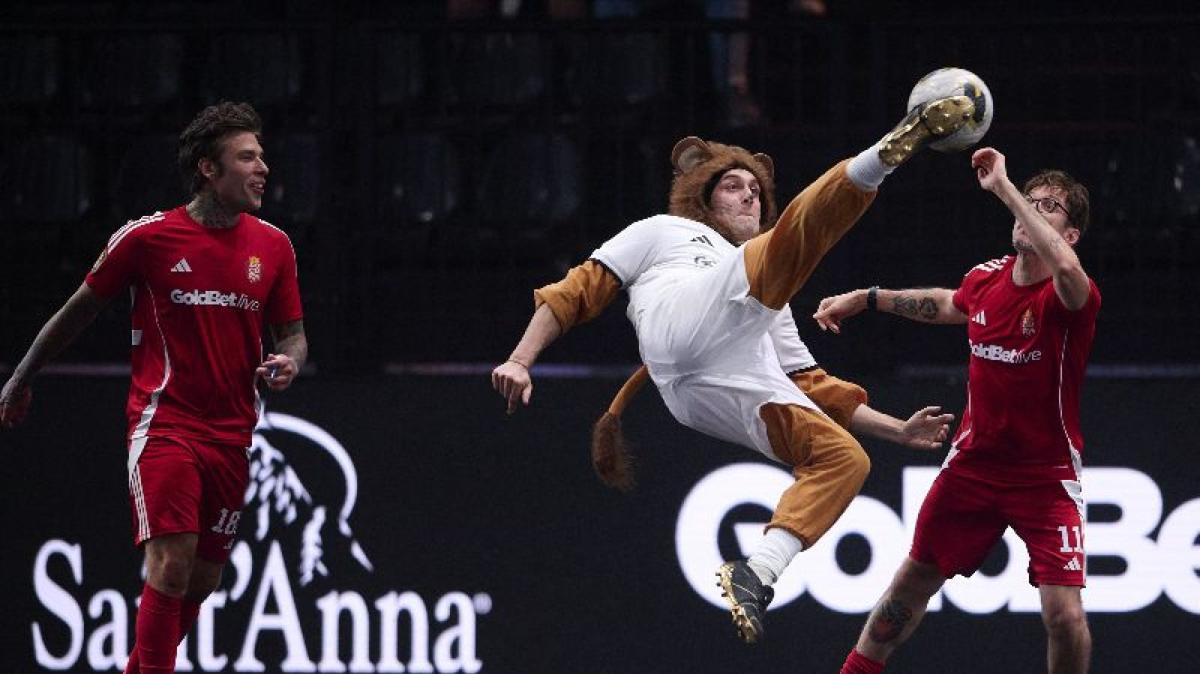 Kings League Italy, i Boomers di Fedez vincono i play-in. Nainggolan torna con i Caesar