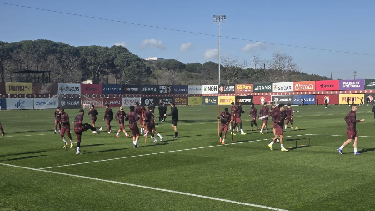 Galatasaray al lavoro verso la Juventus: un solo assente per Buruk (Foto e video)