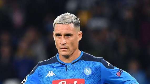 La moglie di Callejon si sfoga: "Scandaloso che la mia famiglia sia in casa mentre gli anziani..."