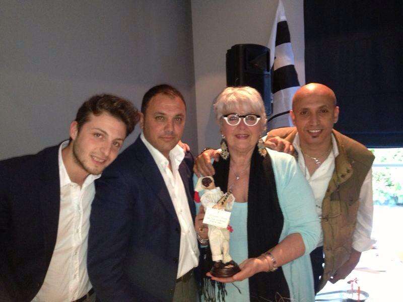 Lo Juventus Club Acerra consegna "Pulcinella" a Mariella Scirea 