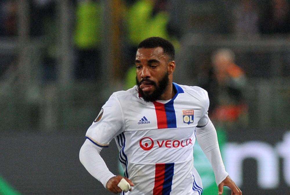 UFFICIALE - Lacazette torna al Lione, accordo triennale