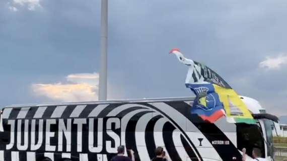 LIVE TJ - L'arrivo della Juventus: i giocatori bianconeri fanno già festa sul pullman!! (VIDEO)