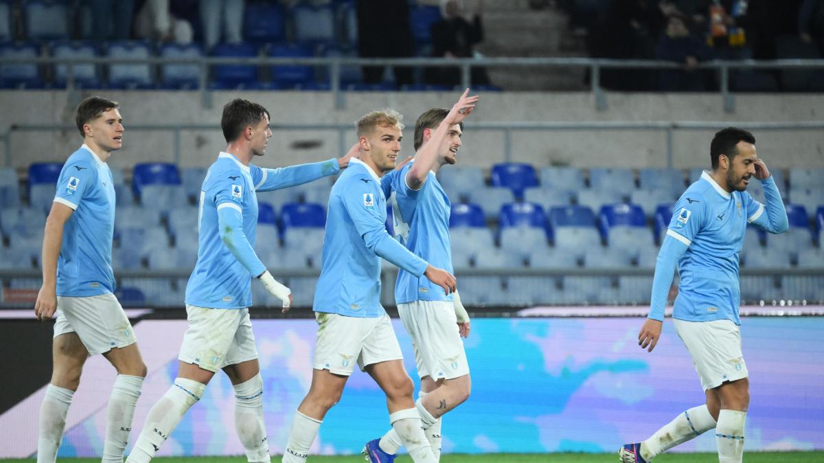 Succede tutto nella ripresa, la Lazio batte il Genoa 3-2 all'Olimpico