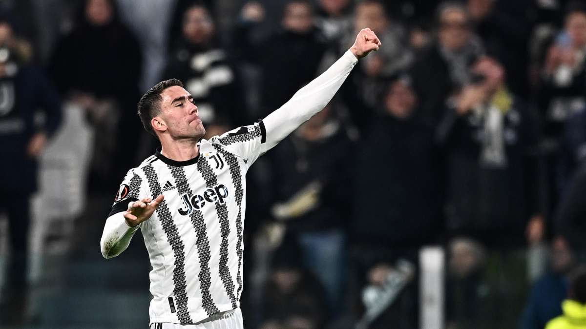 La Juventus esalta Vlahovic: "Controllo di Dušan con la colla"
