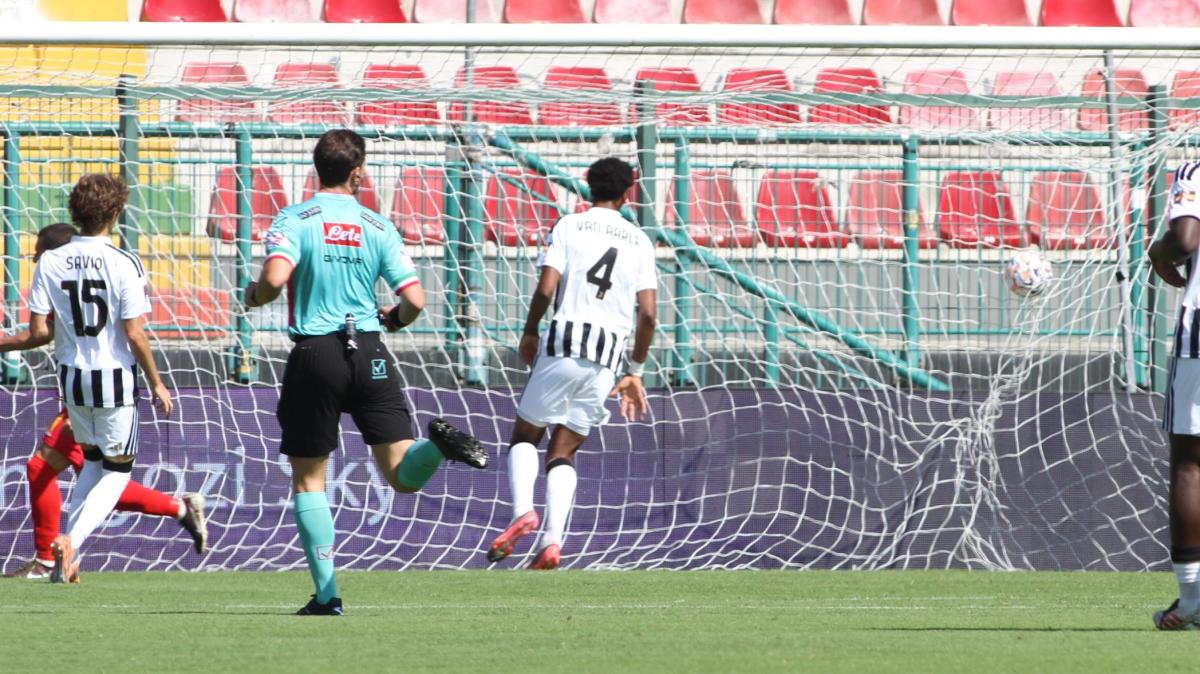 Desenzano-Juventus Next Gen, le formazioni ufficiali: Guerra guida l'attacco di Brambilla