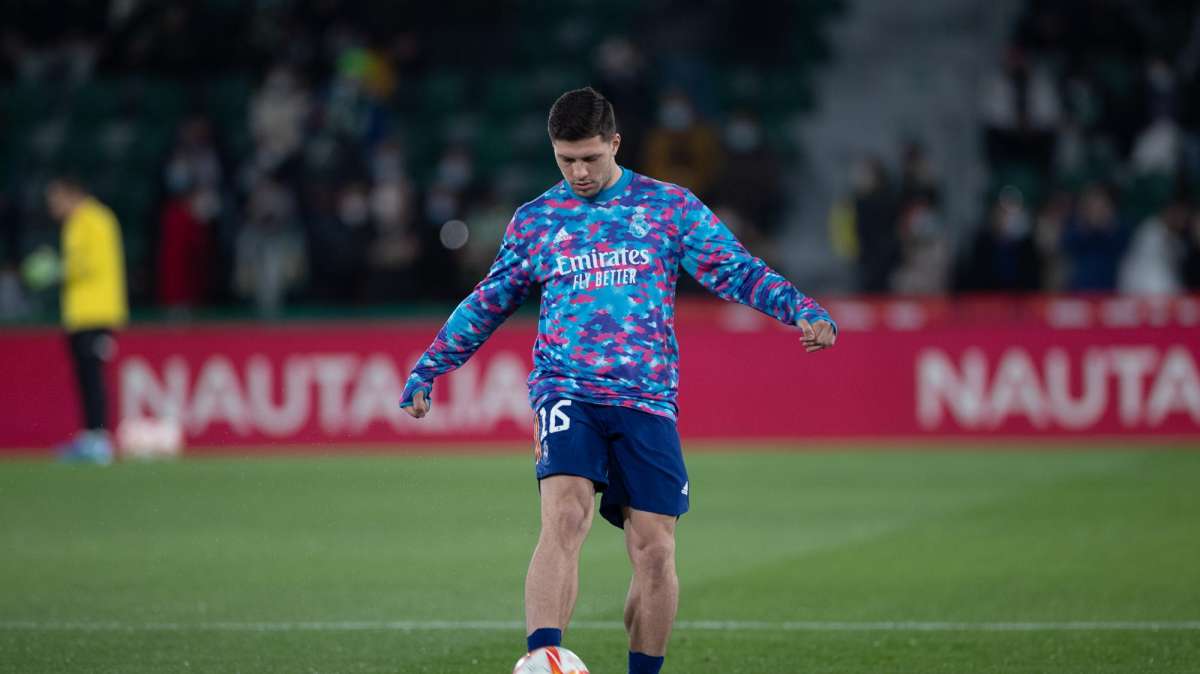 Jovic, non solo Juve: anche il Borussia Dortmund è in corsa
