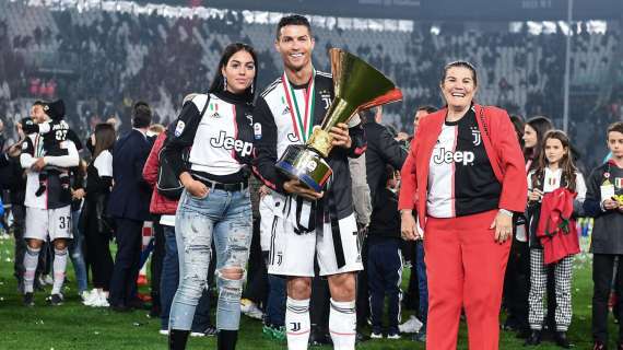 Dolores Aveiro carica CR7: "Buona fortuna figlio mio, siamo con te"