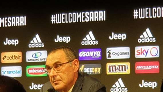 "Bentornato in Italia Mr. Sarri". Il Napoli acoglie così l'ex tecnico (Video)