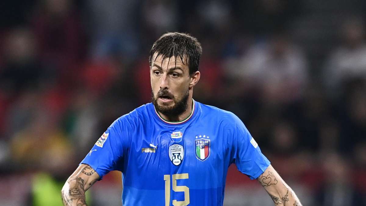 Gazzetta - Dietro c’è Acerbi favorito su De Vrij. Assalto allo Stadium con Lautaro-Dzeko