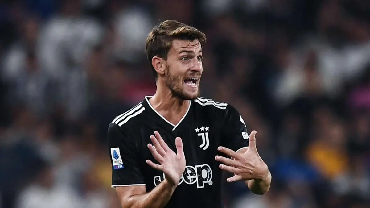 Gazzetta - Rugani spegne le voci di addio alla Juve? Il difensore compra una nuova casa a Torino