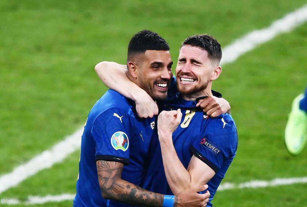Sky - La Juventus cercherà un terzino sinistro: interessa Emerson Palmieri
