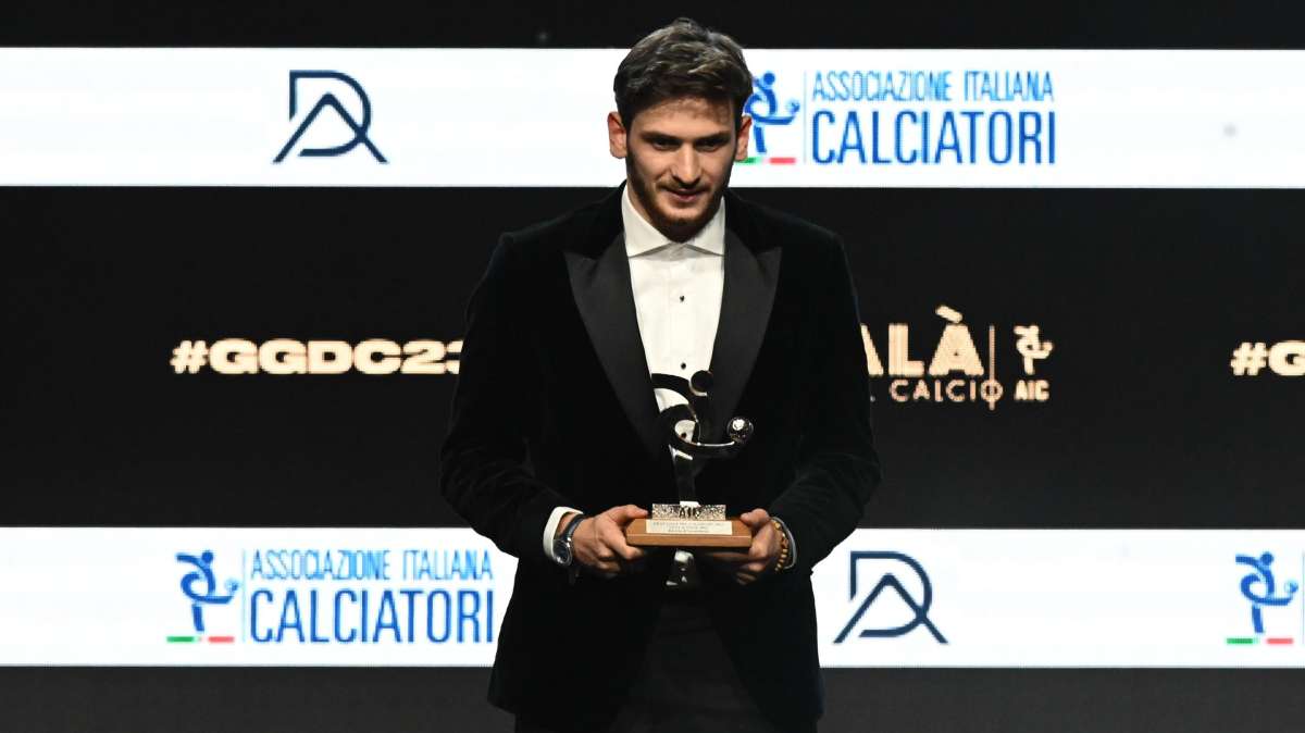 Ag. Azarov: “Arriverà al top. Ne ho parlato con la Juventus ma non è stato un colloquio specifico”