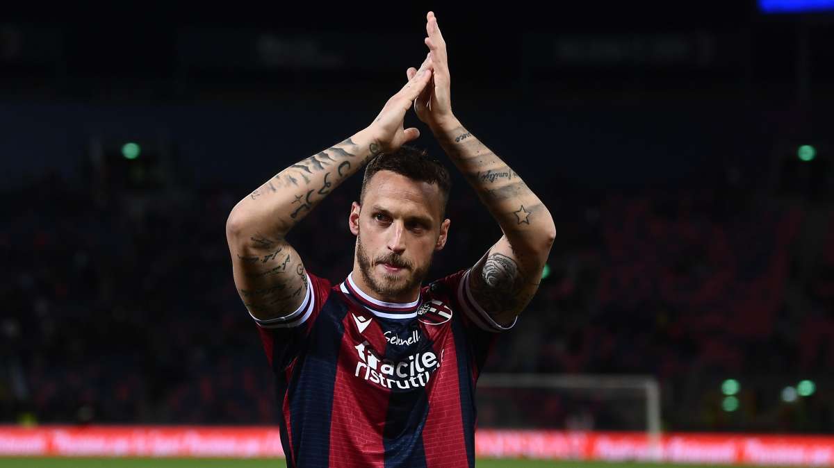 Raimondi (Sportmediaset): "C'è ancora una distanza di 20 milioni sulla valutazione di de Ligt tra Juve e Bayern. Dopo la cessione del difensore olandese, pronto il blitz per chiudere Zaniolo con la Roma. Arnautovic è il favorito come vice Vlahovic"