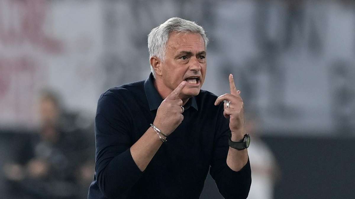Serie A, Mourinho non mangia il panettone? Si scommette sull'esonero