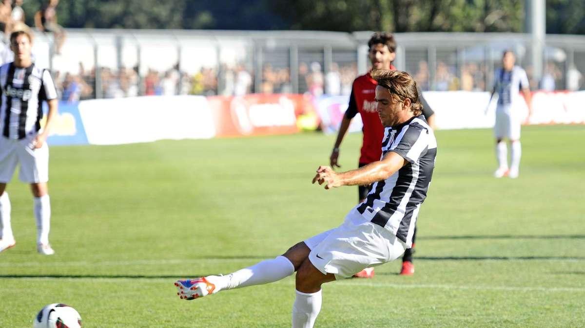TIFOSI BIANCONERI: MATRI? MAI AL MILAN...NO! ROSSONERI, GIOCATE CON MUNTARI!!!