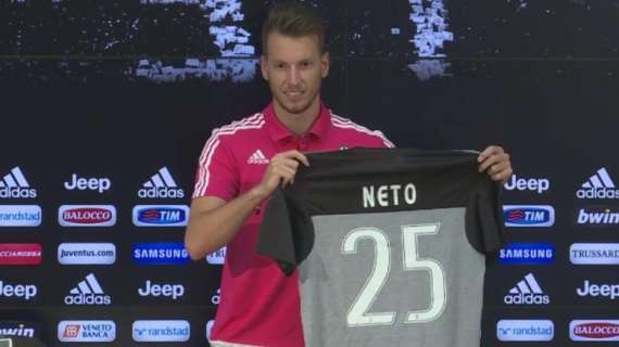 LIVE TJ - NETO: "Ho pensato che la Juve fosse il meglio per me. Convinto dal progetto vincente. Buffon mi ha accolto alla grande, qui subito a mio agio"