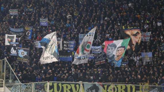 Continua la protesta della Curva Nord Inter: altro sit-in sotto sede Lega e nuovi striscioni. Nel mirino Lega e Juve (FOTO)