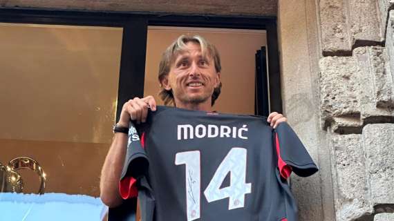 Milan 1-1 col Leeds, a Gimenez risponde Stach: slitta l'esordio di Modric