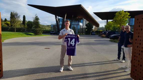 Nicolussi Caviglia al Viola Park: la firma con la Fiorentina
