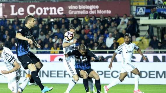 La Juve esce indenne dalla sfida di Bergamo: Dani Alves in gol, male il "binario" di sinistra