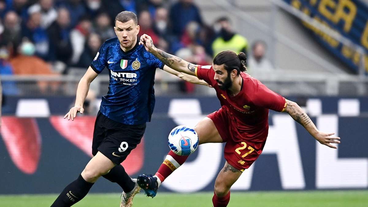 Gazzetta - Juve, manca un vice Vlahovic e Dzeko ha rifiutato