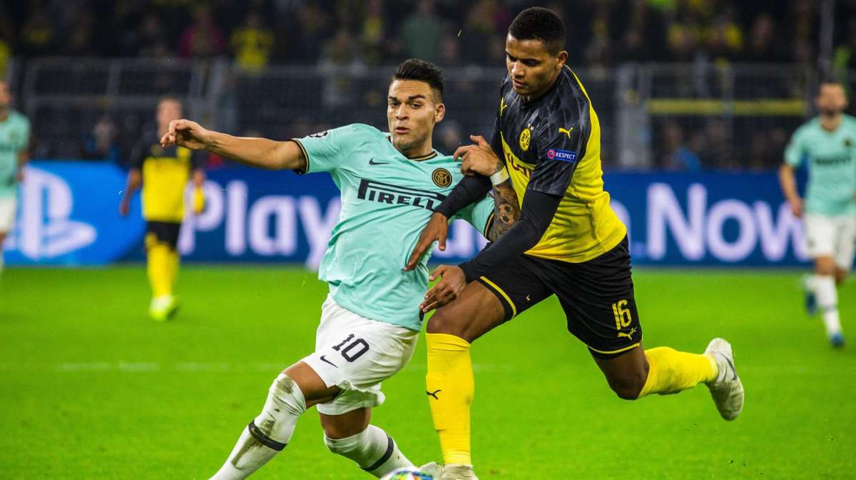From UK - Non solo la Juve su Akanji, anche il Manchester United è interessato