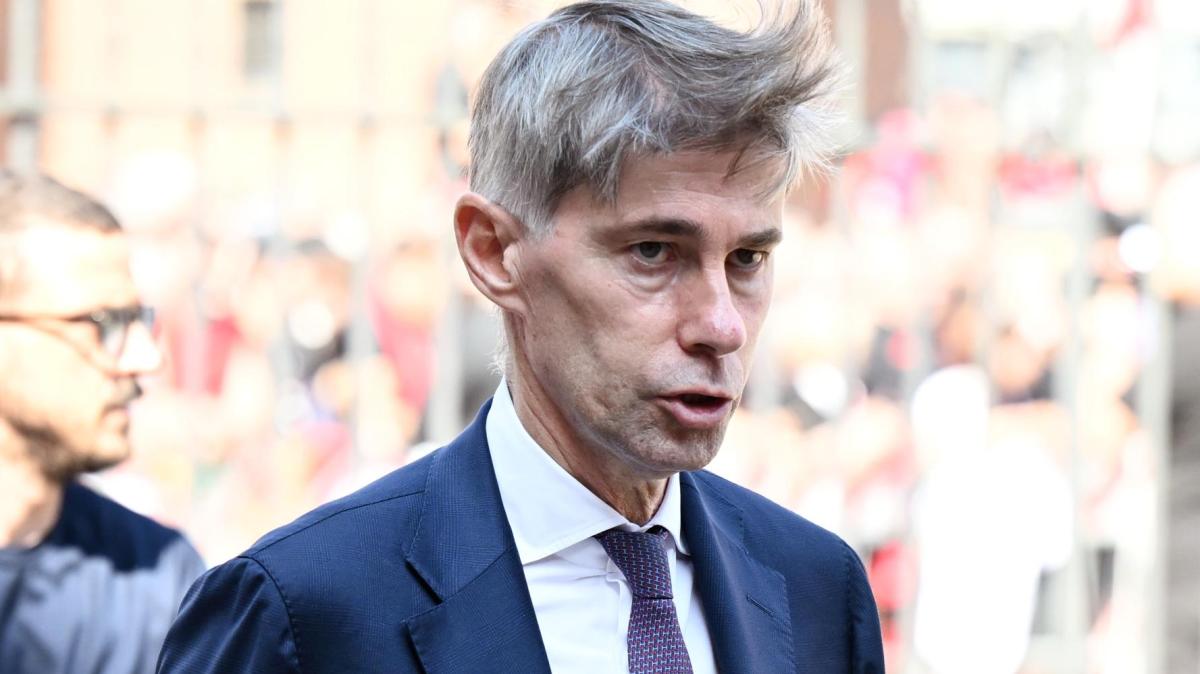Calciomercato Juventus h24 -  C'è l'accordo con il Bournemouth per Di Gregorio. Ufficiale la rescissione di Arthur. Perin verso il Palermo. Piace Mandas. Zirkzee, priorità alla Juve. Kessiè, manca intesa sull'ingaggio