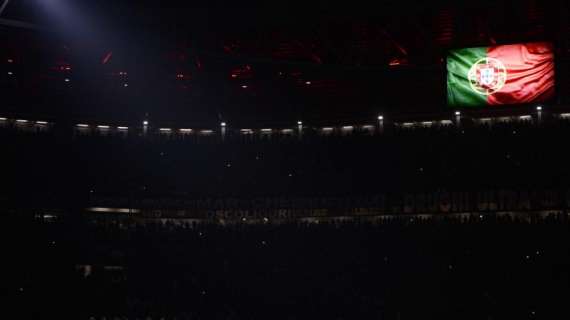 Record elogia luci spente dell'Allianz Stadium in occasione del minuto di silenzio 