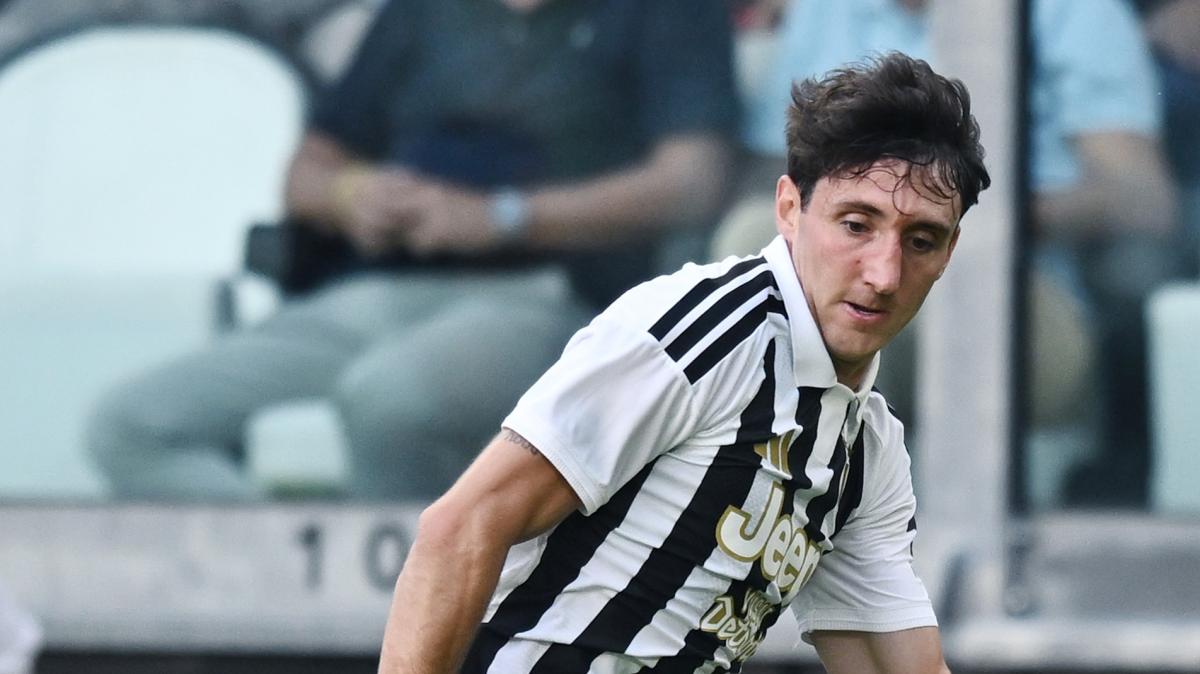 Juventus, Cambiaso non convince: Carnevali e Massara cercano un nuovo esterno sinistro per Spalletti