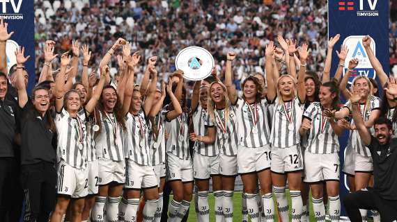 La Juventus Women si congratula con il Barcellona femminile per la vittoria della Champions League 