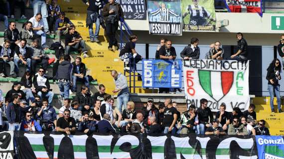 IL TIFO ORGANIZZATO A PESCARA – Dalla Curva a “Tutto lo Stadio