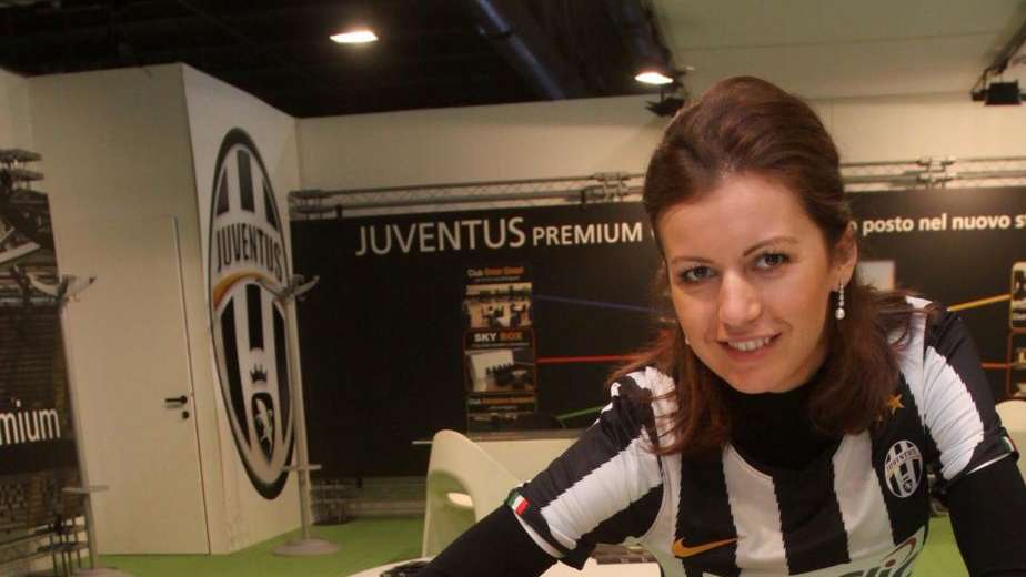 SIAMO QUASI PRONTI- AMICHE BIANCONERE INVIATECI LE VOSTRE FOTO- LE "TUTTOJUVE GIRLS" TRA POCO SI VOTERANNO QUI... 