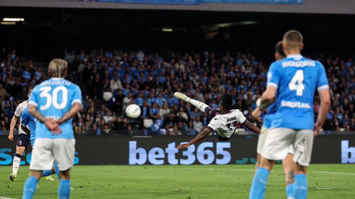 Champions ancora da conquistare e secondo posto in bilico: è ufficiale, il Napoli costretto a giocare alle 12:30