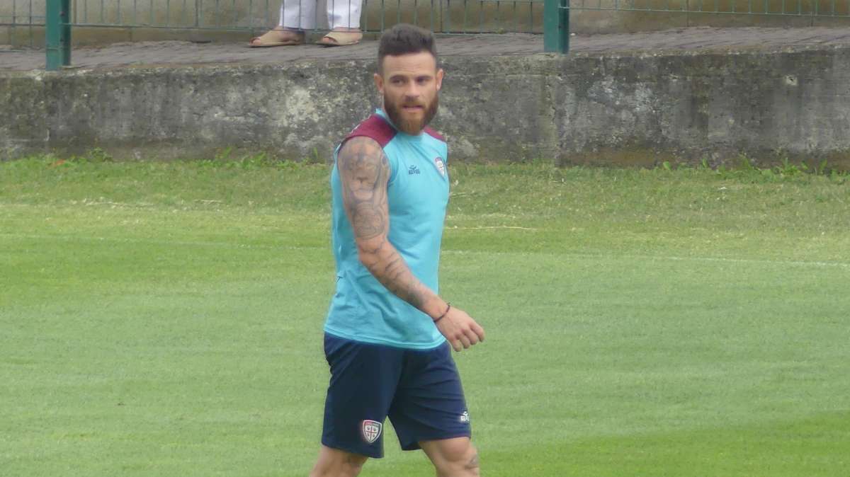Nandez: "Resterò a Cagliari fino alla fine"