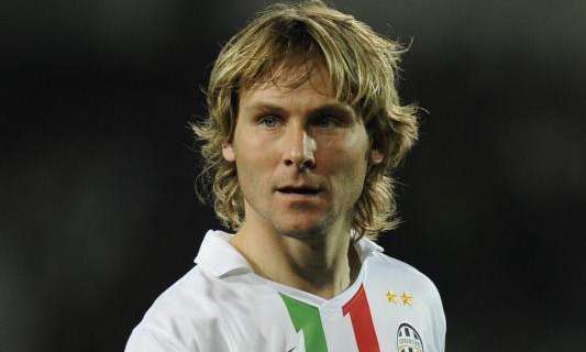 Partita del Cuore, ecco le formazioni in campo allo Juventus Stadium: Nedved in porta, Conte capitano. Con Agnelli e Davids e sfideranno Montero! Calcio d'inizio affidato a De Gregori