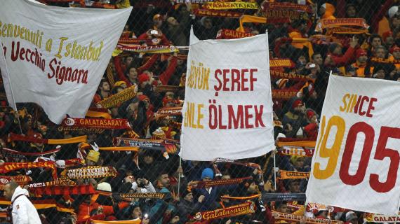 "Genocidio in Palestina", maxi striscioni in Galatasaray-Liverpool