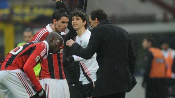 Allegri a De Sciglio: "Tra poco ti porto a Torino". Il labiale sospetto del tecnico pizzicato in un video: scoppia il caso. Il Milan smentisce: "Non ci risulta"